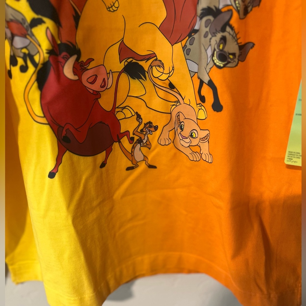 Disney Parks Lion King Walt Disney World Celebration Crew Two Tone Tee Size M - Picture 3 of 11